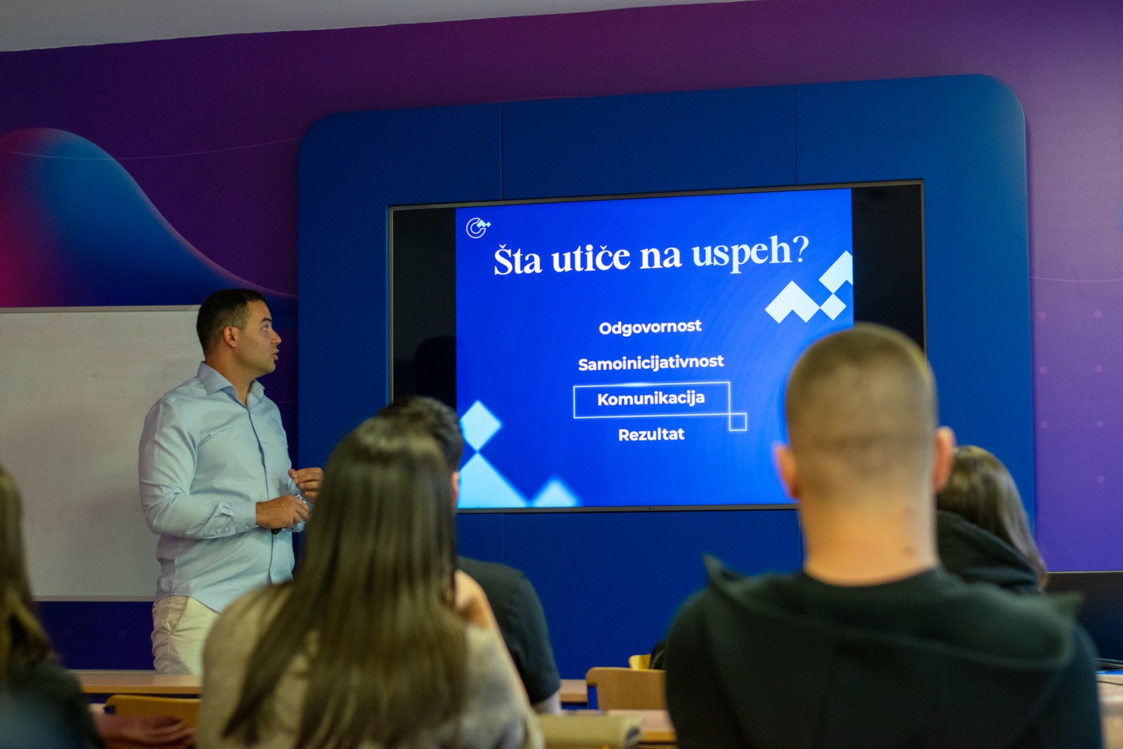 Извештај – Одржано гостујуће предавање „Од нуле до првих клијената: како стварно настаје фирма“